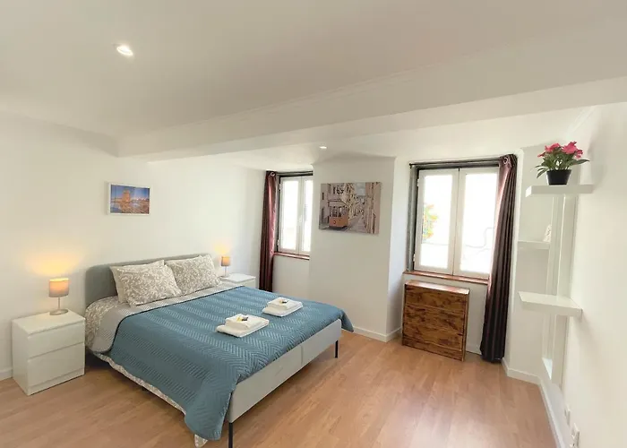 Center Castelo Апартаменти Лісабон