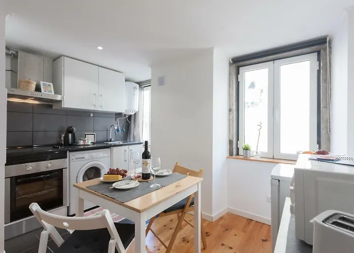 Center Castelo Апартаменти Лісабон